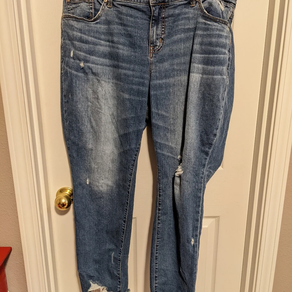 TORRID Boyfriend Straight Leg Stretch Jeans, Distressed - Picture 15 of 16